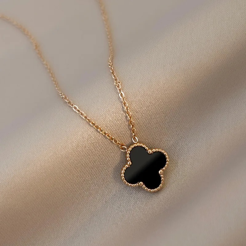 Gold Annalise Clover Heart Necklace - CHARLES & KEITH LV